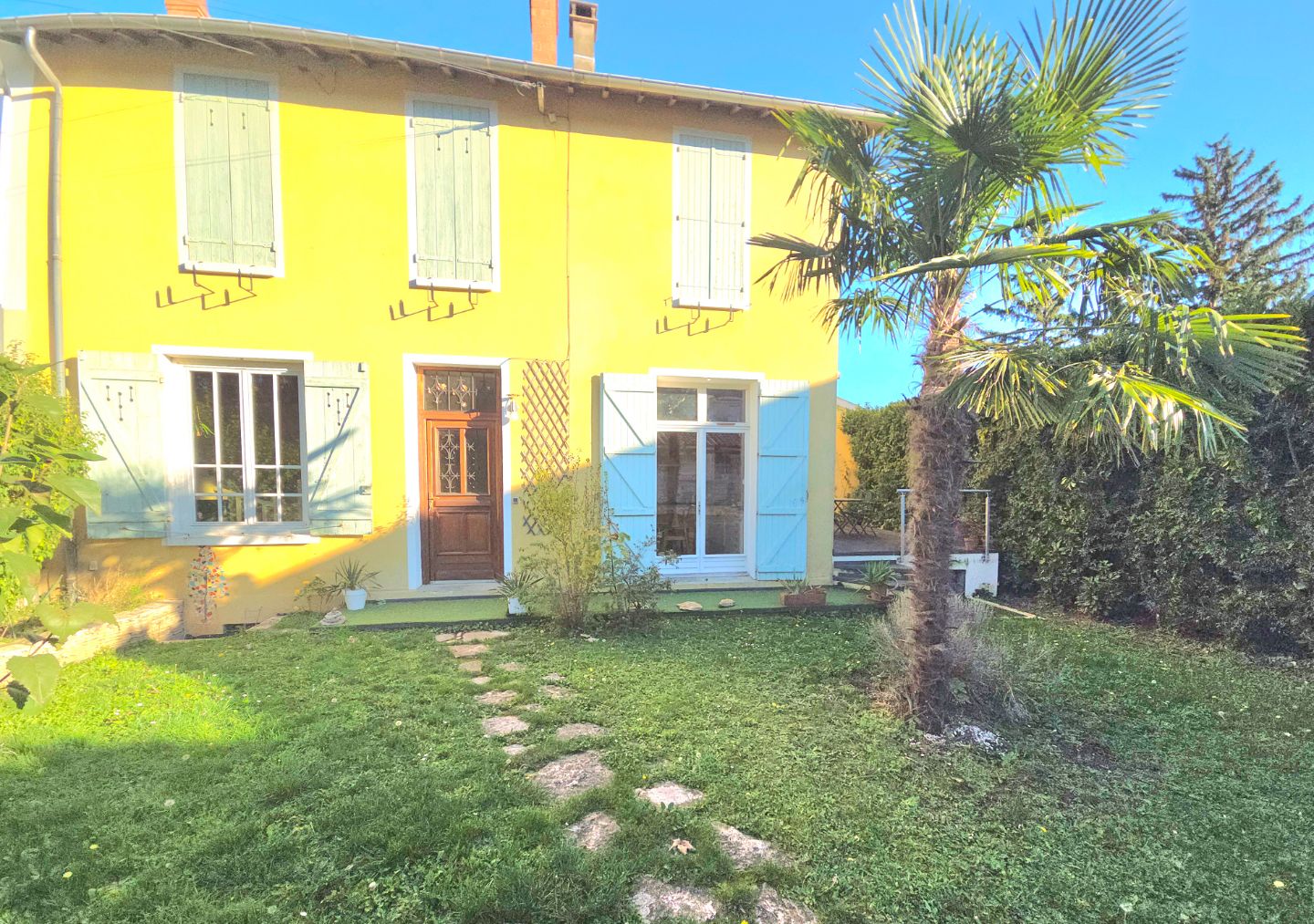 Maison secteur calme proche commodités 220 m2 terrain