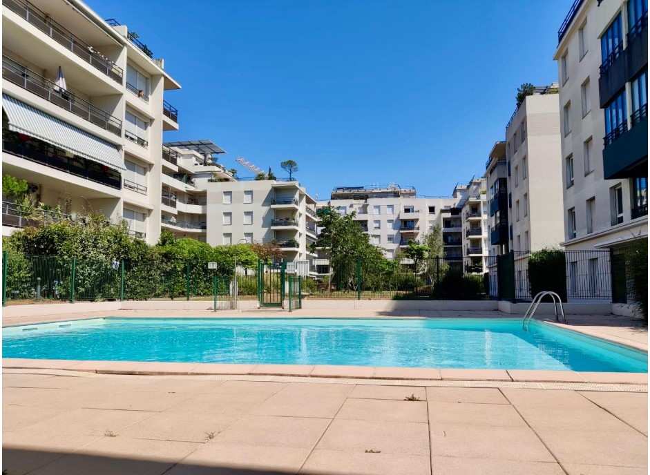  T3 DE 2003 68m²-Balcon-GARAGE-A 150m METRO JEAN JAURES