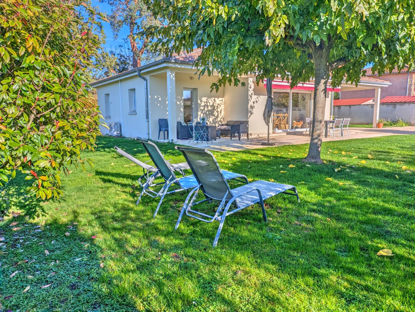 Maison Plain pied 95 m2 2 ch sur 853 m2 de terrain clos