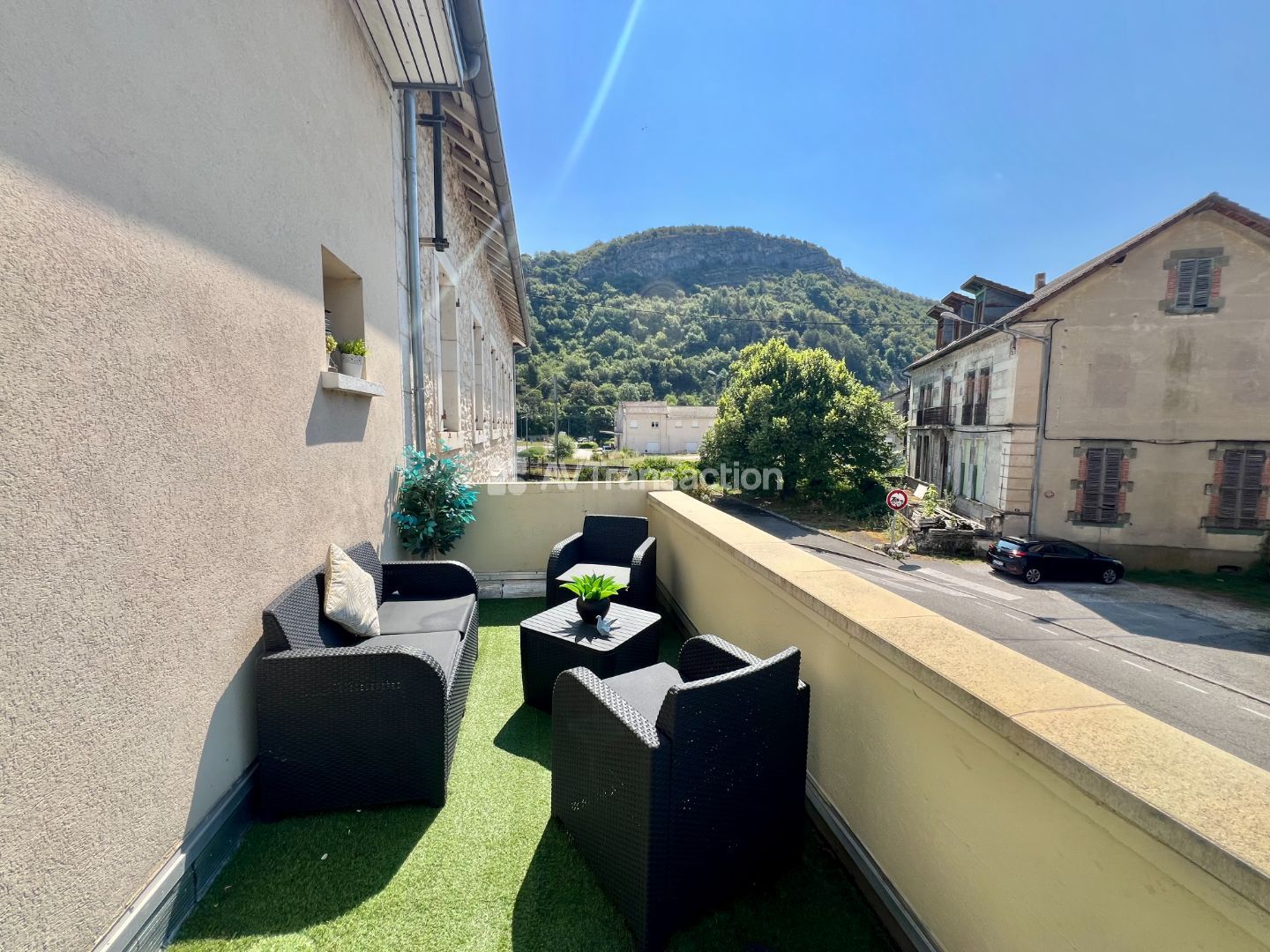 Appartement rénové à vendre  - 7 pièce(s) - 208.3m2 - Virieu Le Grand (01510)