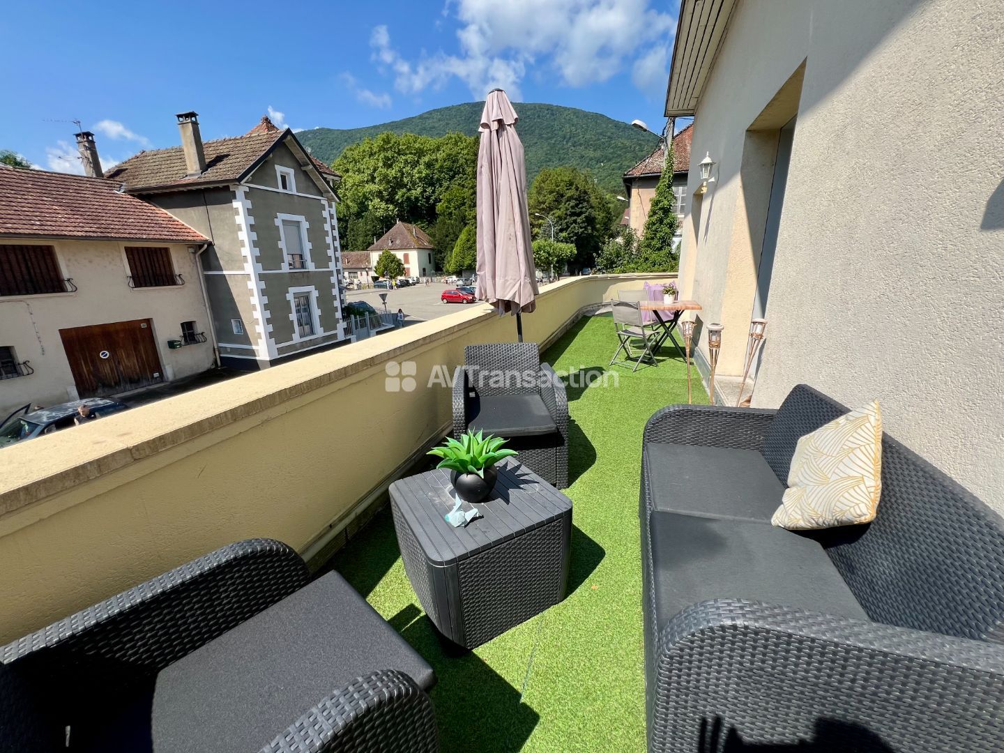 Appartement rénové à vendre  - 7 pièce(s) - 208.3m2 - Virieu Le Grand (01510)
