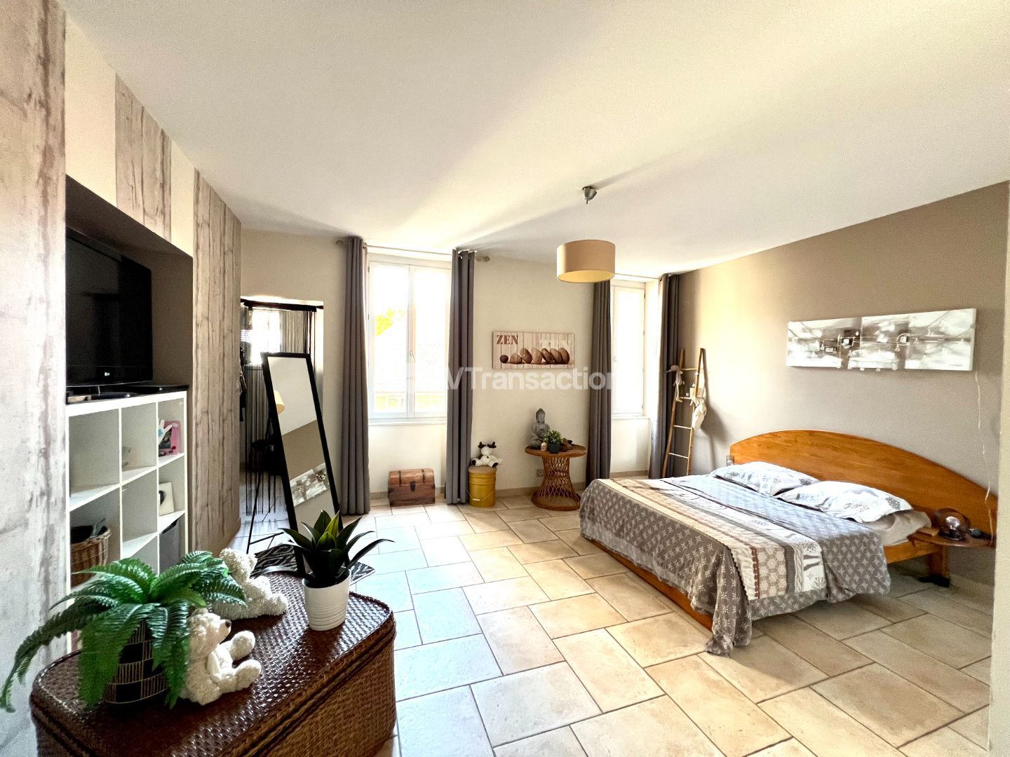 Appartement rénové à vendre  - 7 pièce(s) - 208.3m2 - Virieu Le Grand (01510)