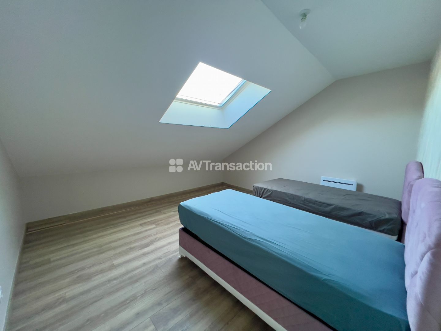 Propriété à vendre  - 15 pièce(s) - 490m2 - Yenne (73170)