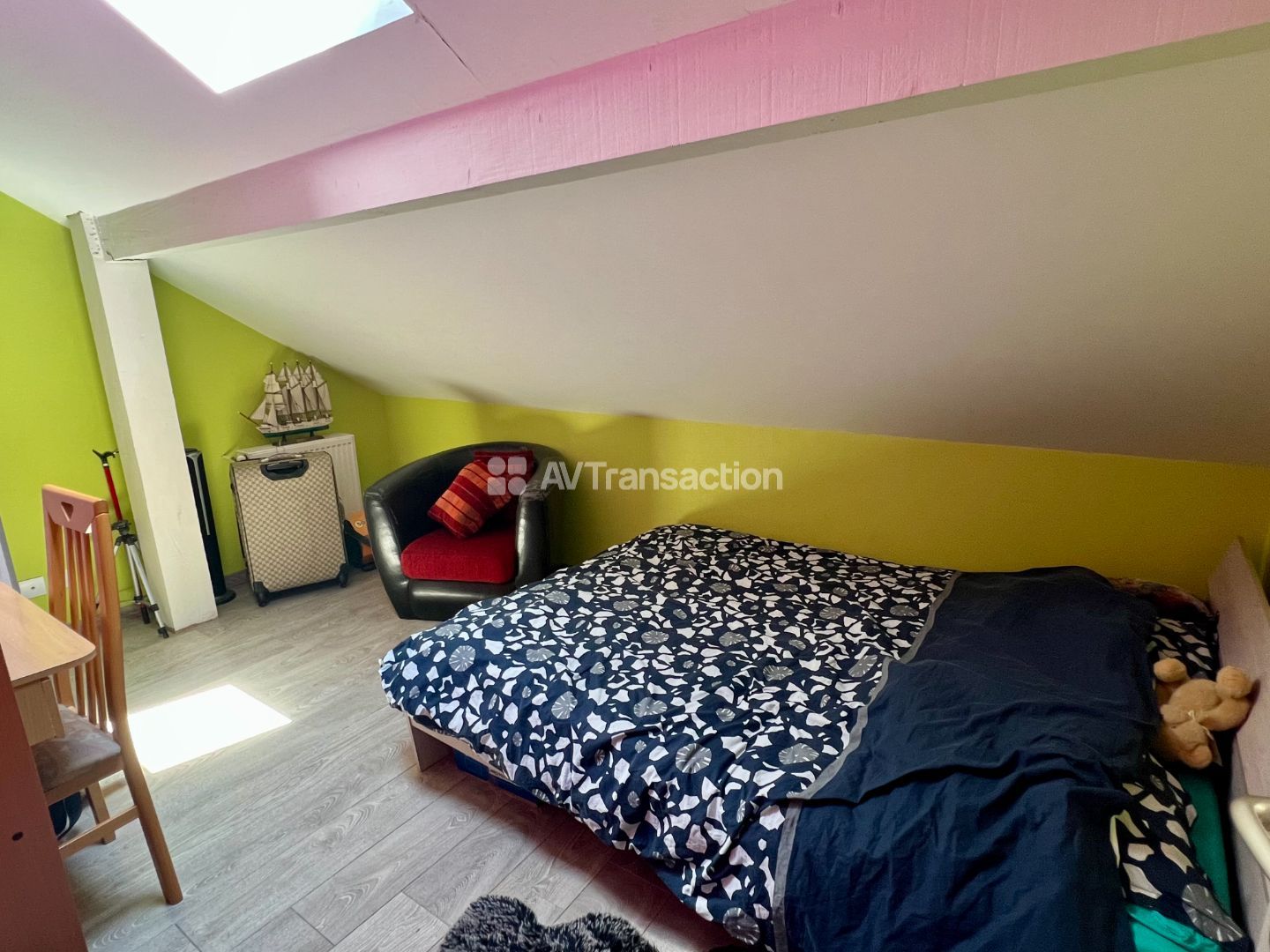 Propriété à vendre  - 15 pièce(s) - 490m2 - Yenne (73170)