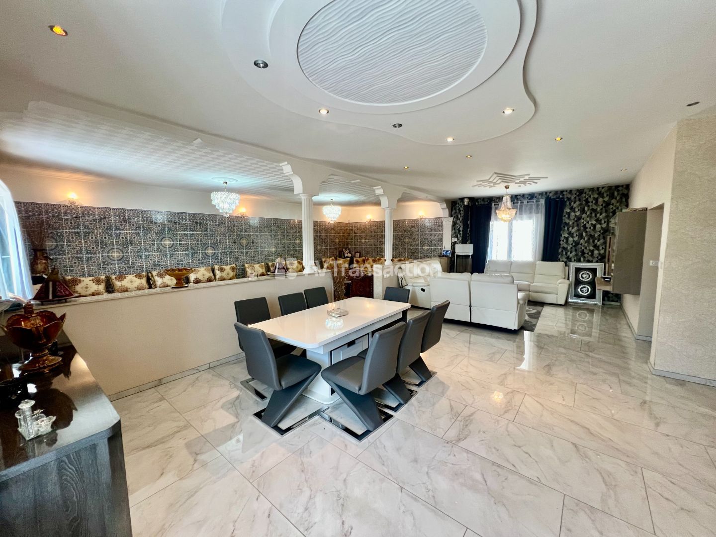 Propriété à vendre  - 15 pièce(s) - 490m2 - Yenne (73170)