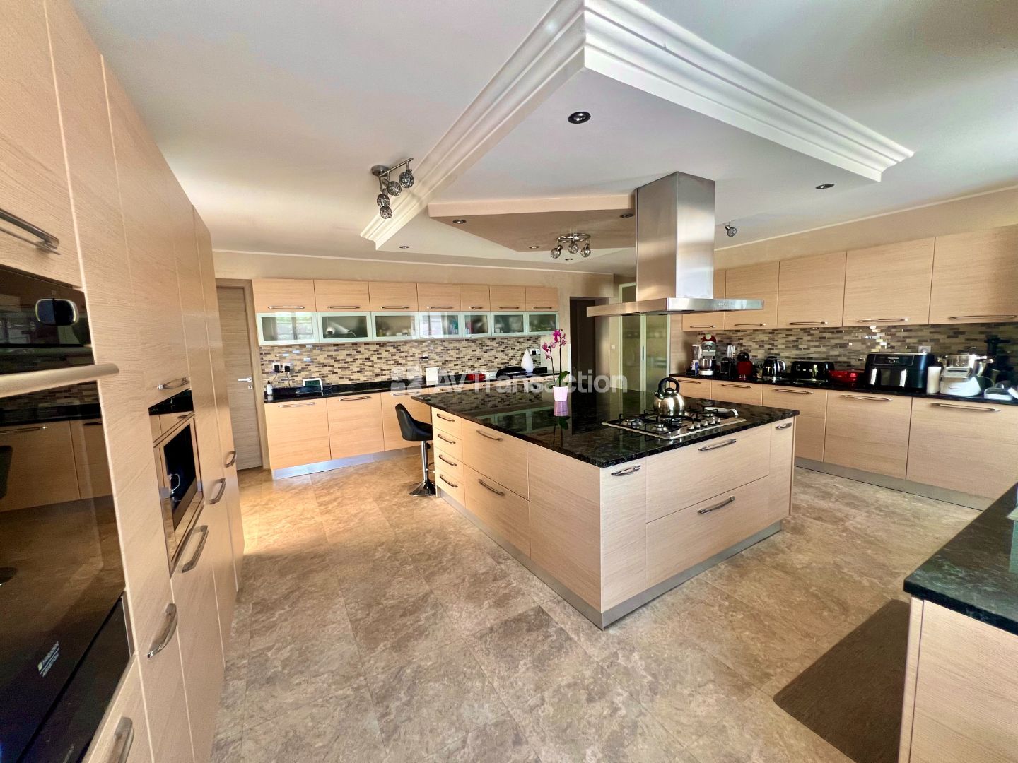 Propriété à vendre  - 15 pièce(s) - 490m2 - Yenne (73170)