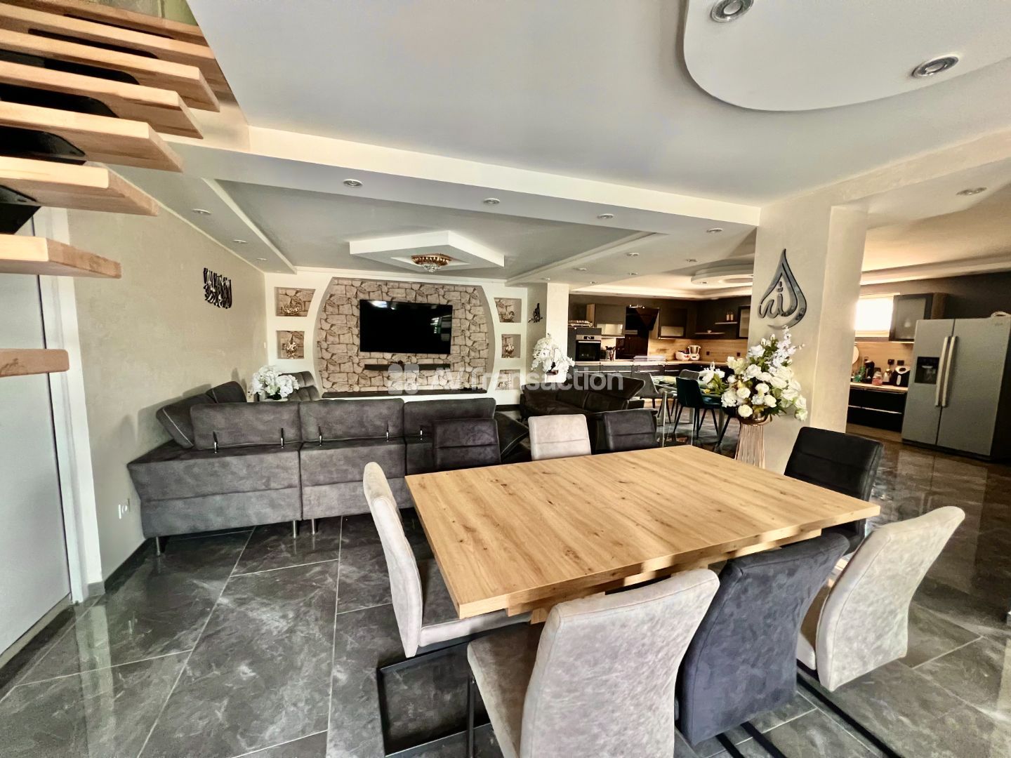 Propriété à vendre  - 15 pièce(s) - 490m2 - Yenne (73170)