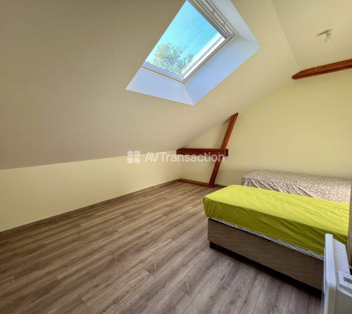 Propriété à vendre  - 15 pièce(s) - 490m2 - Yenne (73170)