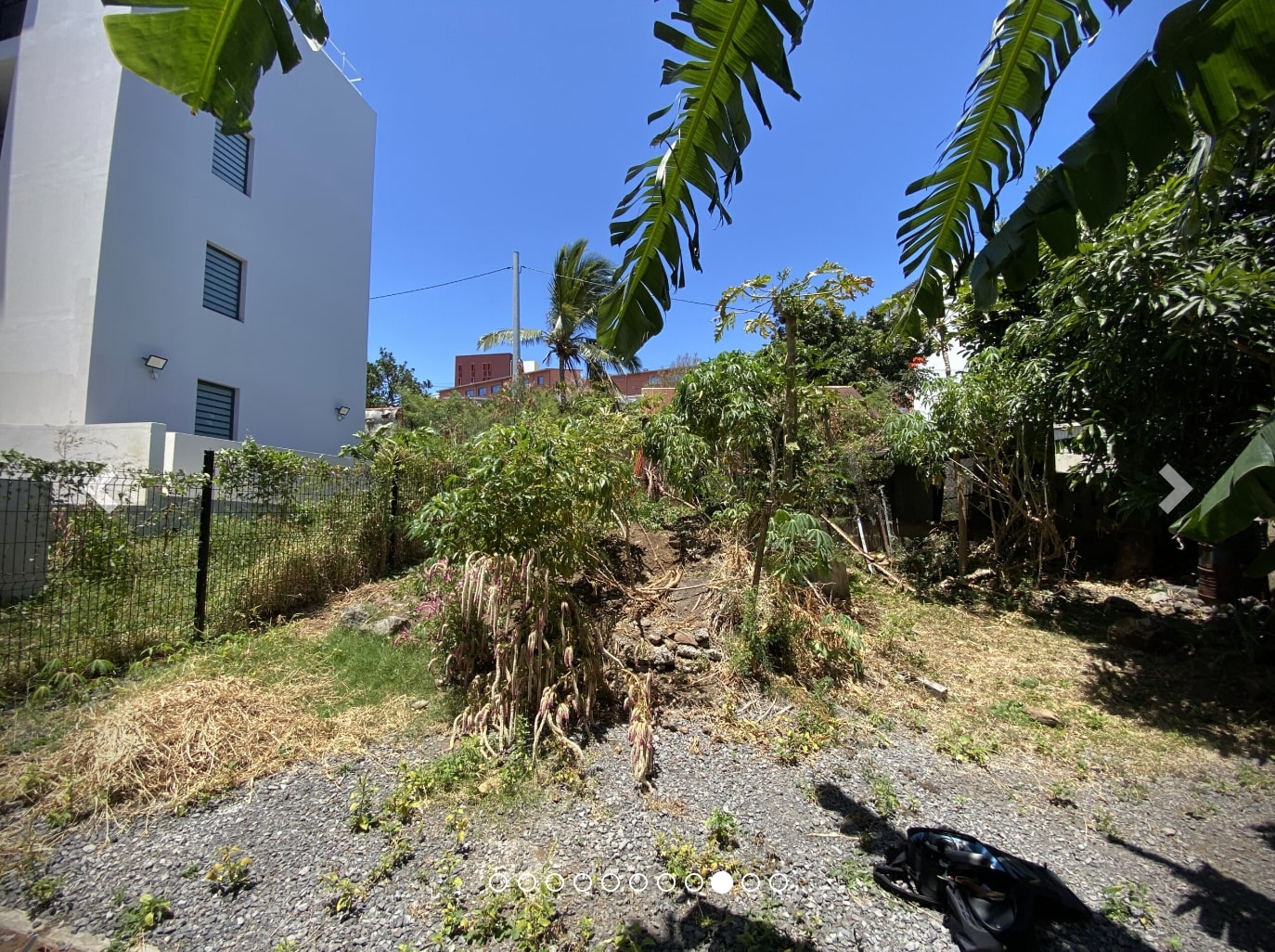 Terrain constructible à vendre  - 1 pièce(s) - 233m2 - Bois De Nèfles Sainte-clotilde (97400)