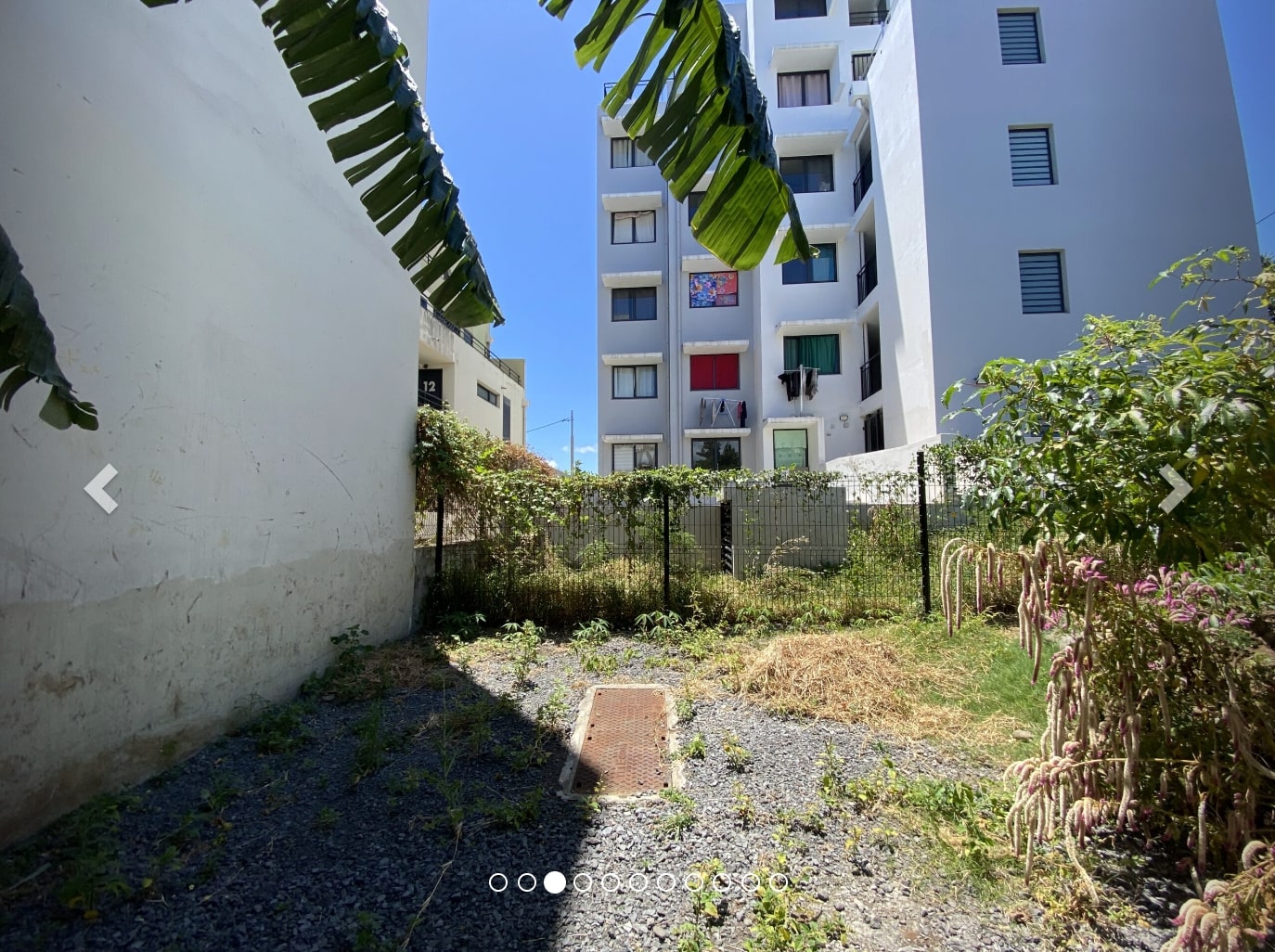 Terrain constructible à vendre  - 1 pièce(s) - 233m2 - Bois De Nèfles Sainte-clotilde (97400)