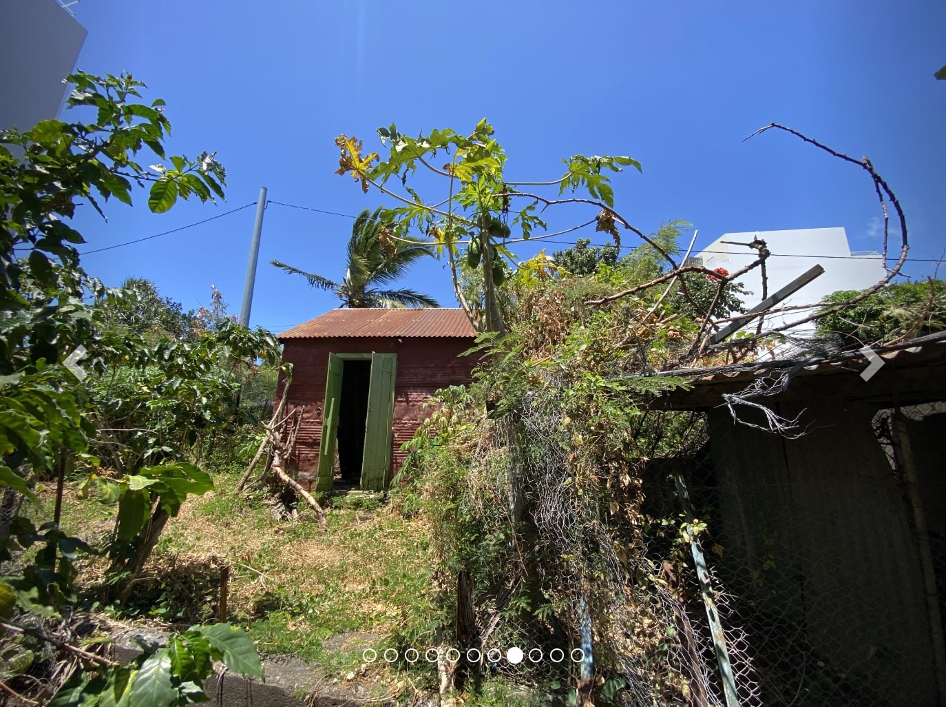 Terrain constructible à vendre  - 1 pièce(s) - 233m2 - Bois De Nèfles Sainte-clotilde (97400)