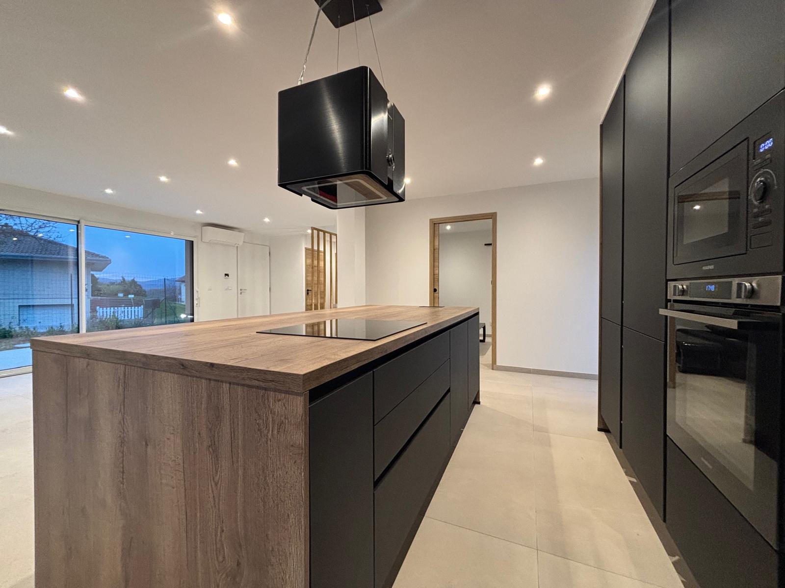 Maison individuelle à vendre  - 5 pièce(s) - 112m2 - Cranves-sales (74380)