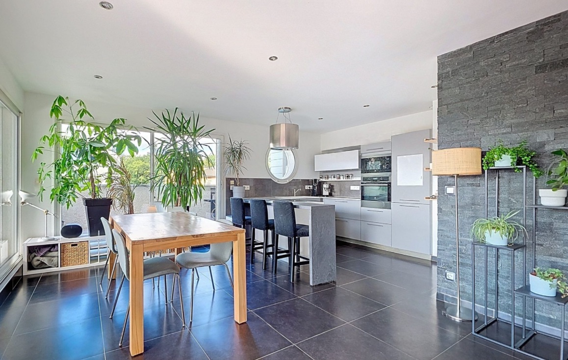  Appartement T4 avec terrasse 42 m², garage privatif 