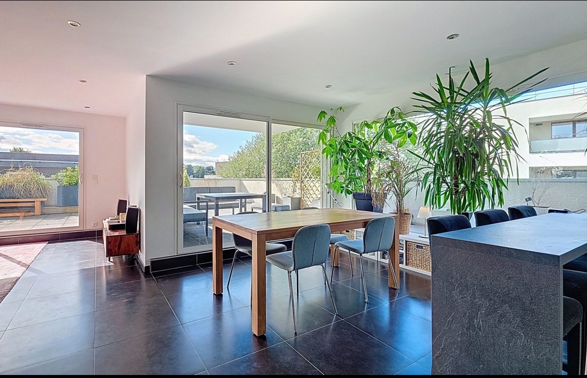  Appartement T4 avec terrasse 42 m², garage privatif 