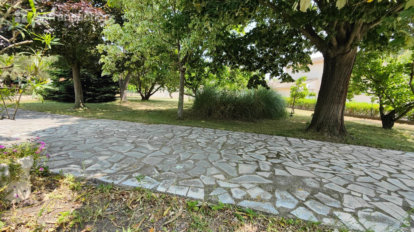 Maison à vendre  - 6 pièce(s) - 131m2 - Jonquières-saint-vincent (30300)