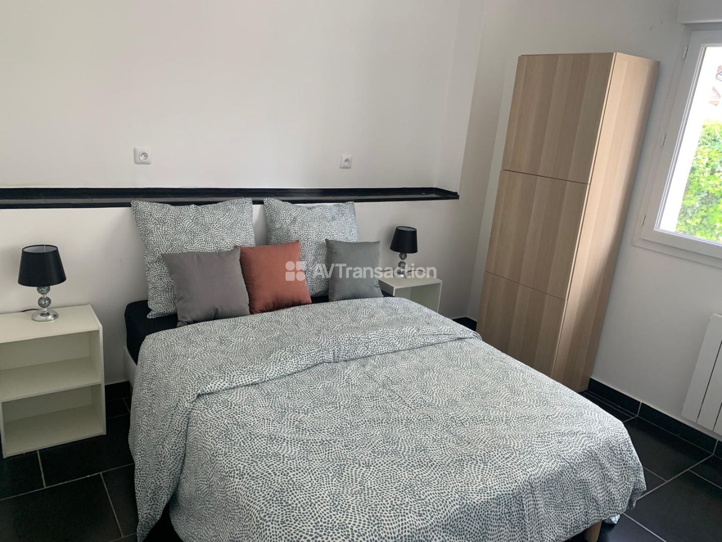 Grande maison avec 17 chambres – Idéale investisseur 