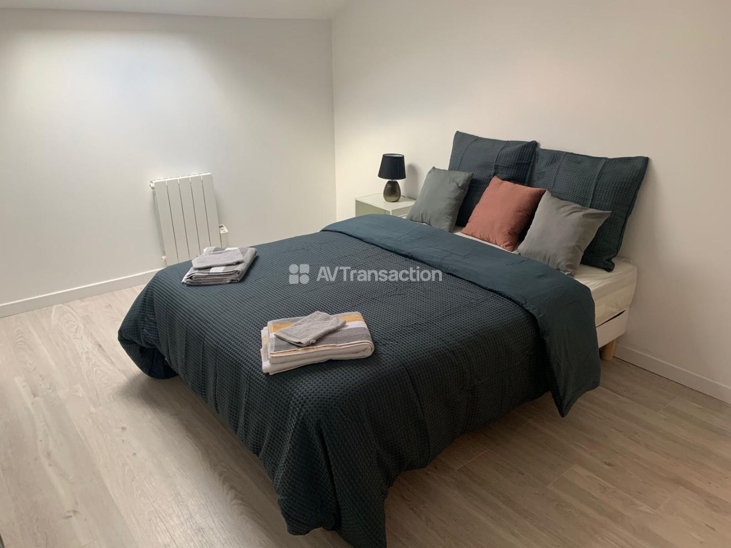 Grande maison avec 17 chambres – Idéale investisseur 