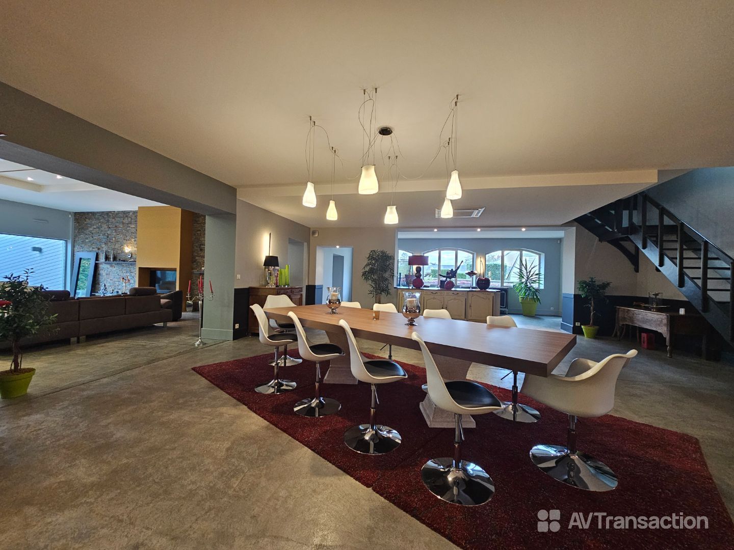 Maison à vendre  - 8 pièce(s) - 807.93m2 - Châtellerault (86100)