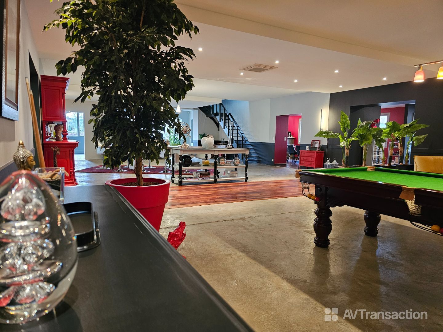 Maison à vendre  - 8 pièce(s) - 807.93m2 - Châtellerault (86100)