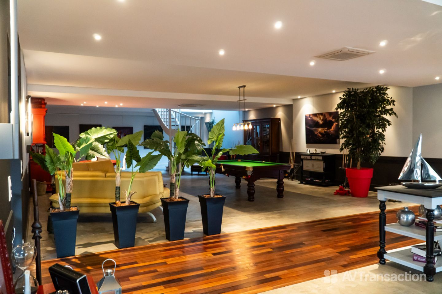 Maison à vendre  - 8 pièce(s) - 807.93m2 - Châtellerault (86100)