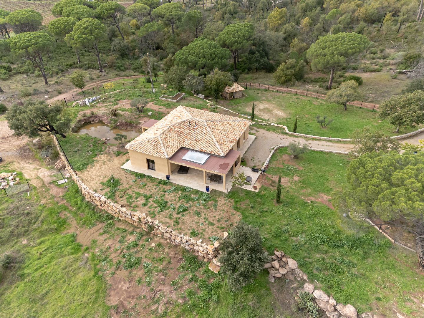 Maison à vendre  - 168m2 - La Garde-freinet (83680)