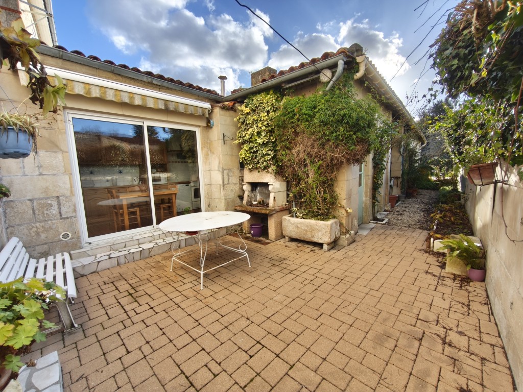 Maison à vendre  - 6 pièce(s) - 157m2 - Pons (17800)