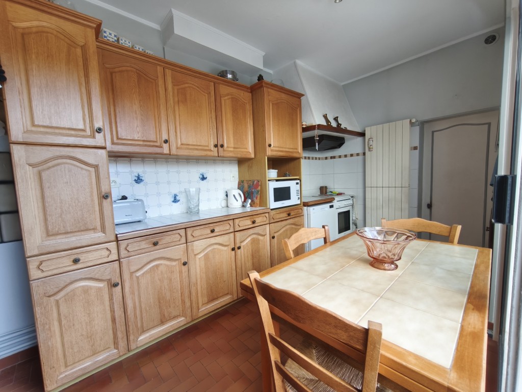 Maison à vendre  - 6 pièce(s) - 157m2 - Pons (17800)