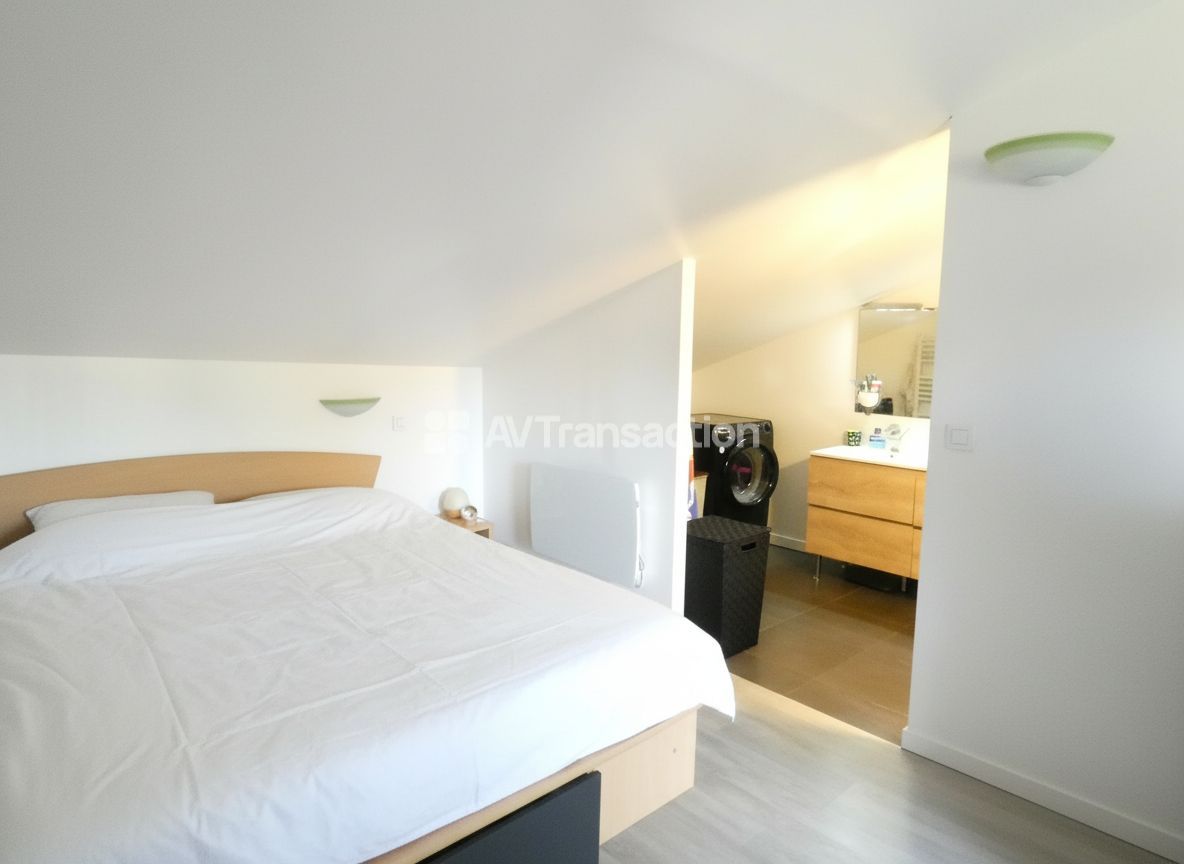 MONTFERRAT : SOUS OFFRE D'ACHAT   Appartement T 4, avec terrasse