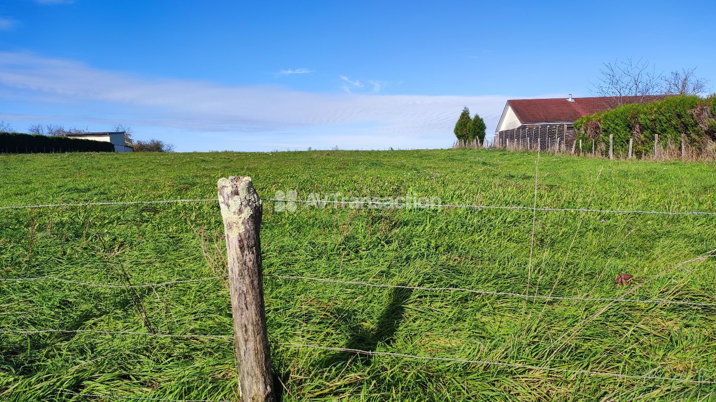 Terrain constructible de 17 ares bien placé