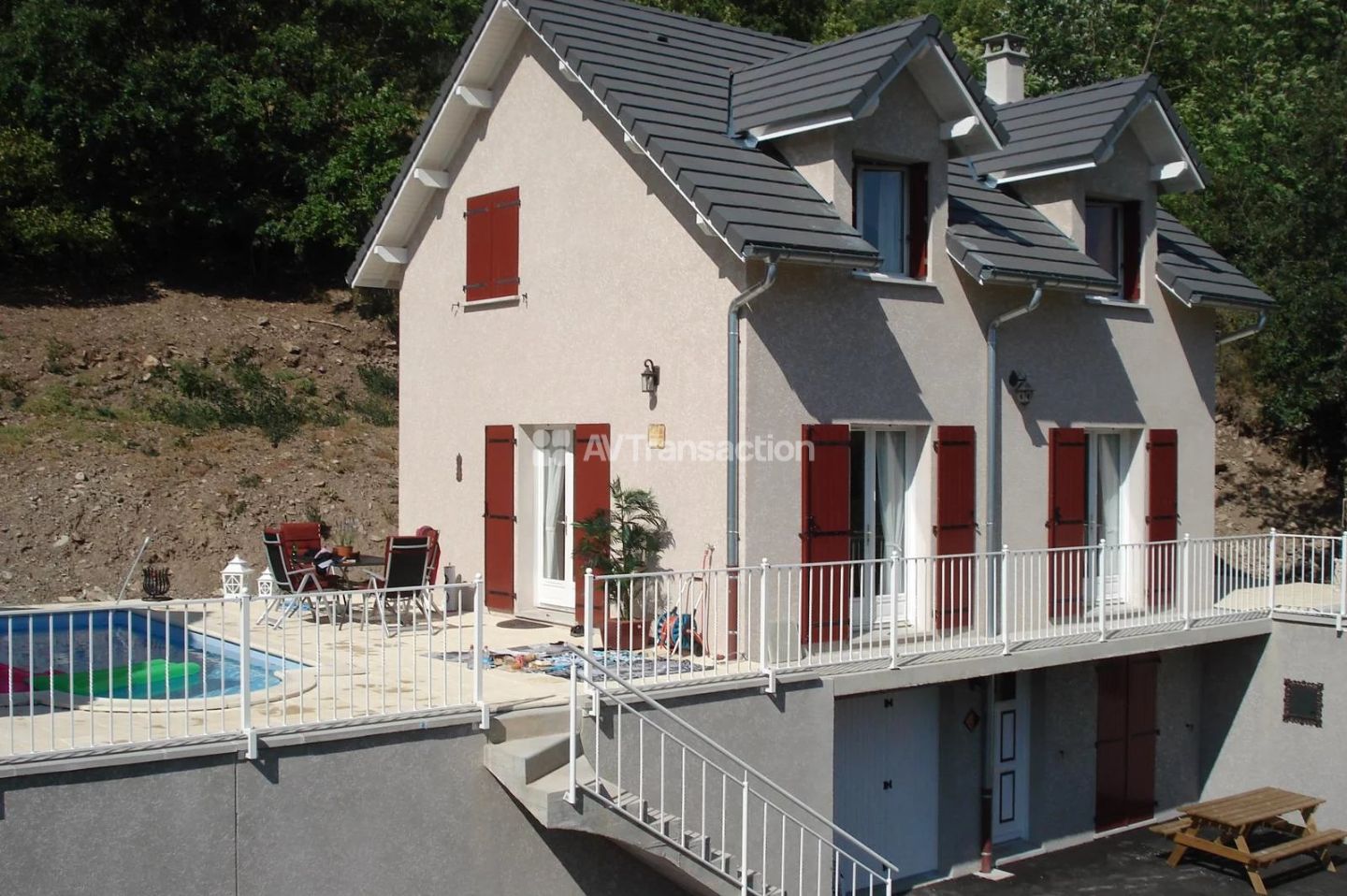 Maison individuelle avec vue panoramique et piscine chauffée à A