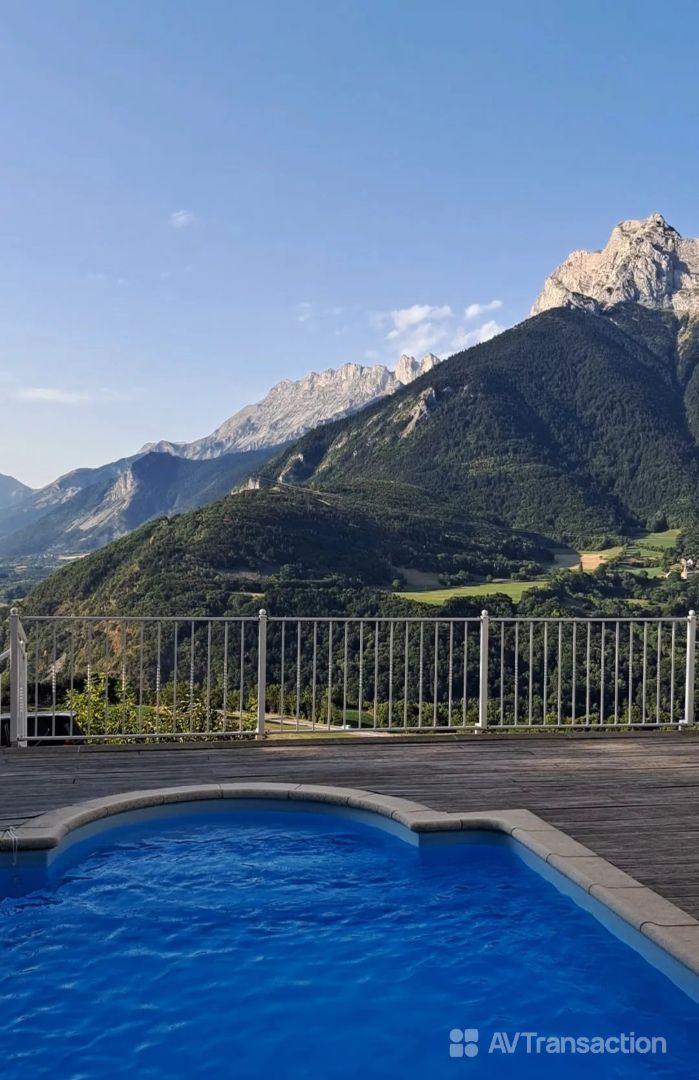 Maison avec vue panoramique &amp; piscine chauffée