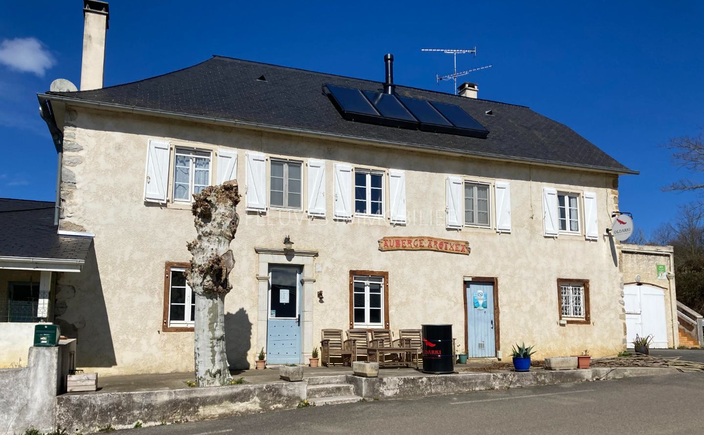 ENSEMBLE RESTAURANT, MAISON ET GÎTE
