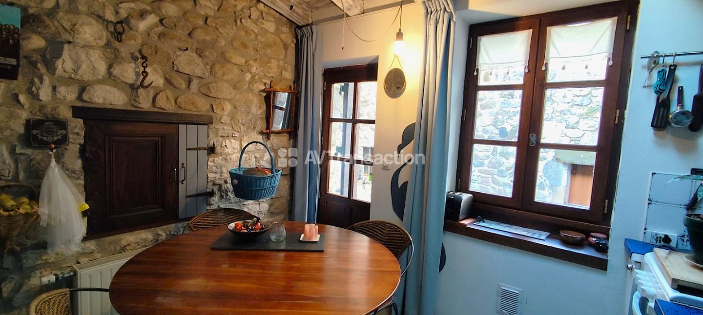 Maison à vendre  - 8 pièce(s) - 138m2 - Vogüé (07200)