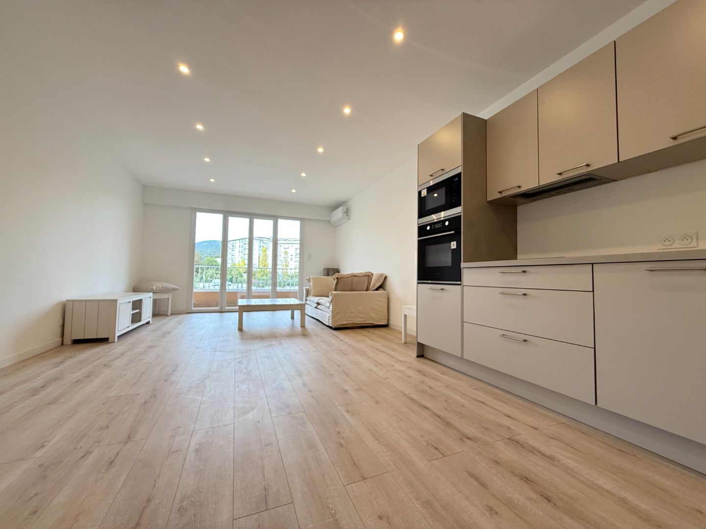 Appartement rénové à vendre  - 3 pièce(s) - 75m2 - Ajaccio (20000)