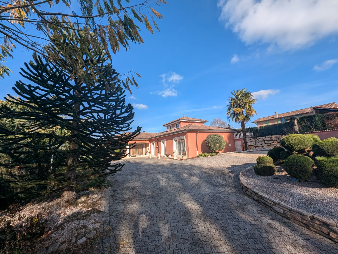 Maison 315 m2 piscine  sur 3300 m2 de terrain