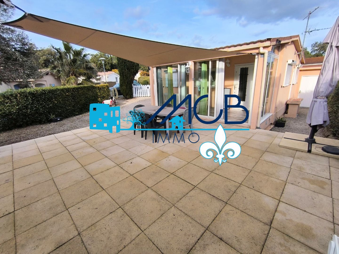 Chalet dans domaine avec piscine