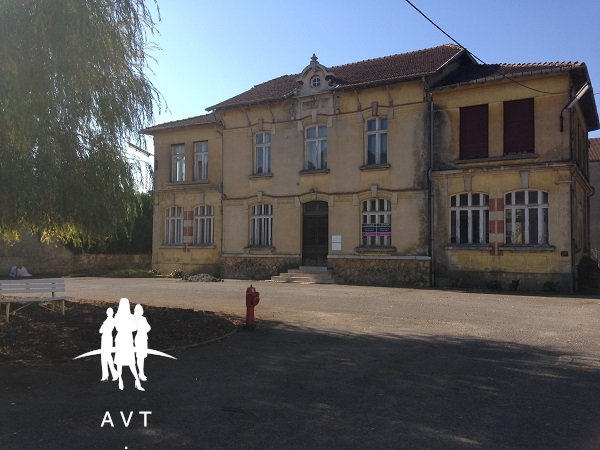 Immeuble à rénover à vendre  - 460m2 - Moineville (54580)