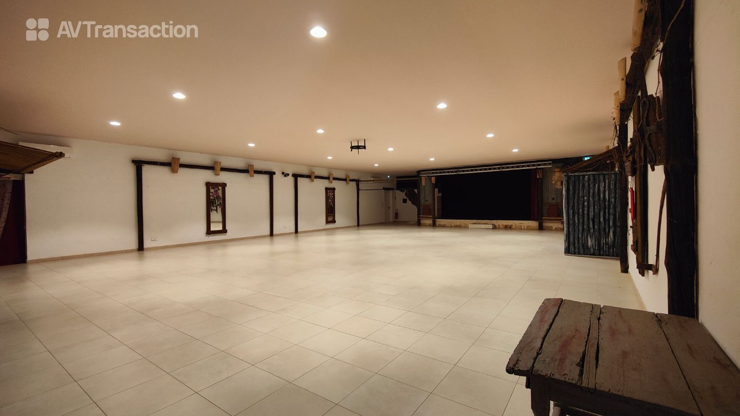 Domaine à vendre  - 9 pièce(s) - 210m2 - Beauvoisin (30640)