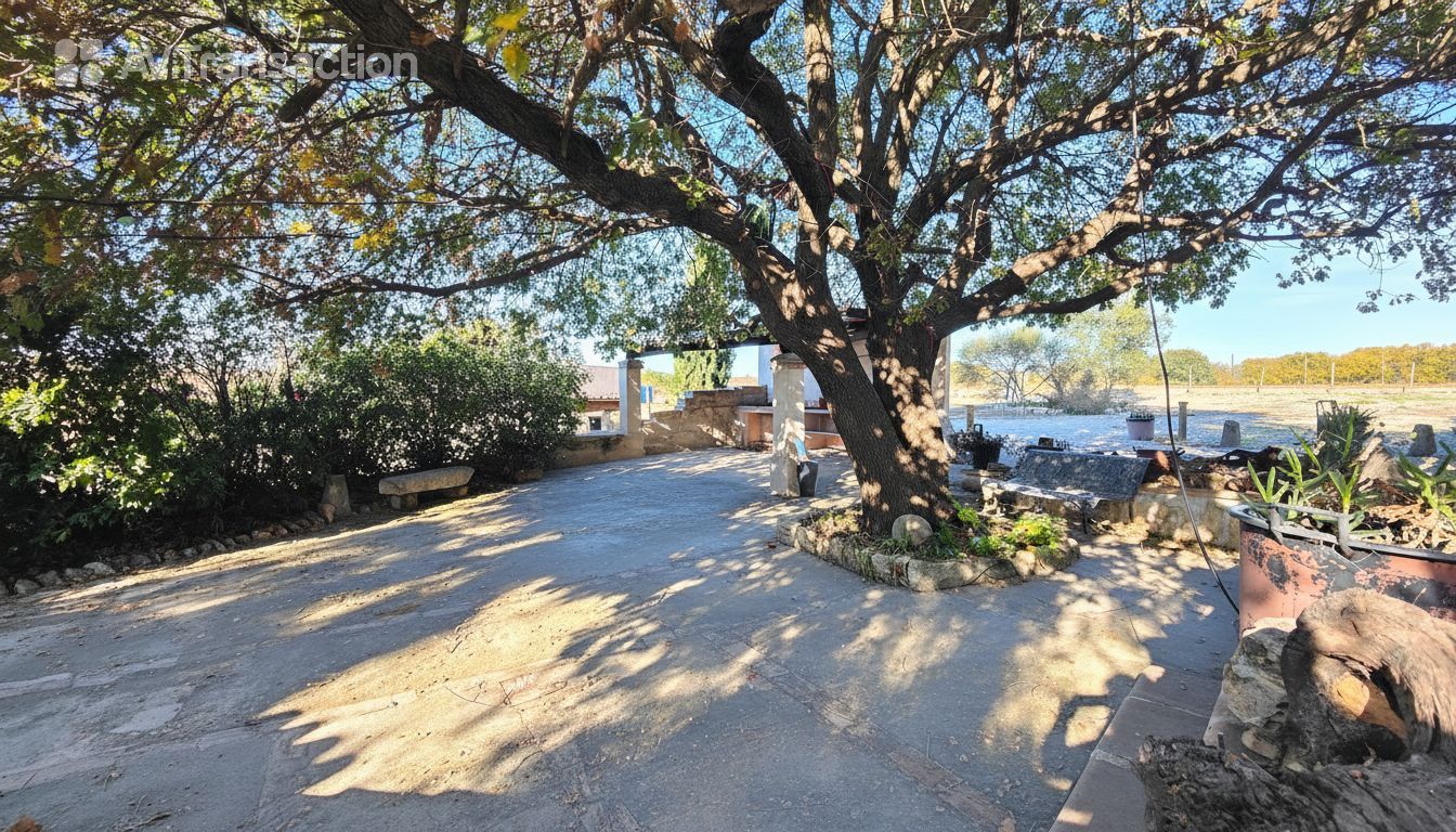 Domaine à vendre  - 9 pièce(s) - 210m2 - Beauvoisin (30640)