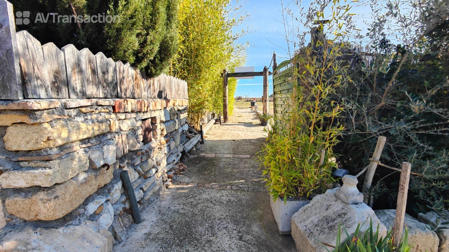 Domaine à vendre  - 9 pièce(s) - 210m2 - Beauvoisin (30640)