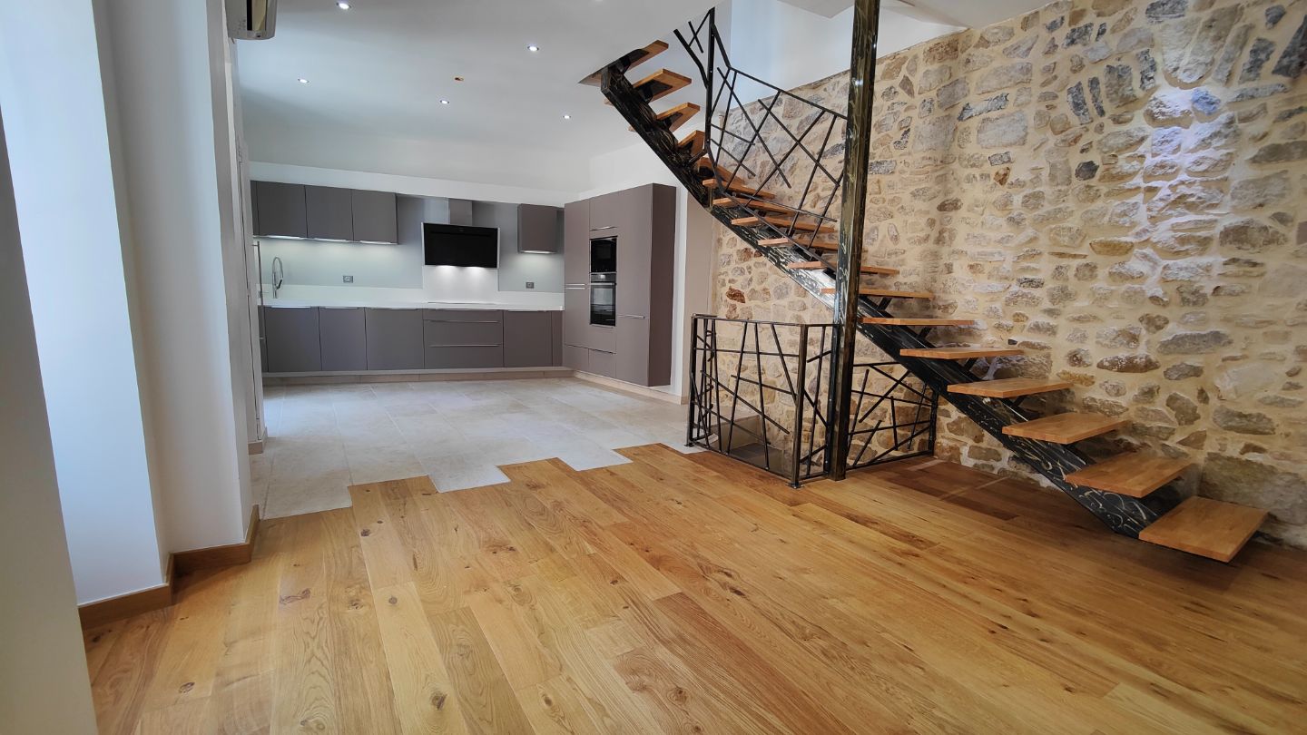 Coup de cœur : Maison de village en pierres