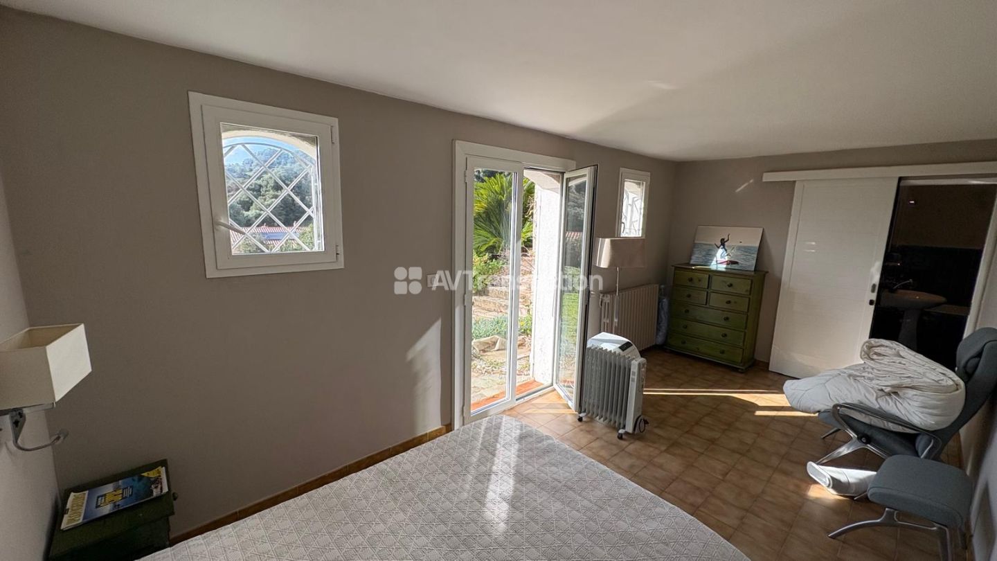 Maison à vendre  - 7 pièce(s) - 188m2 - Bastelicaccia (20129)