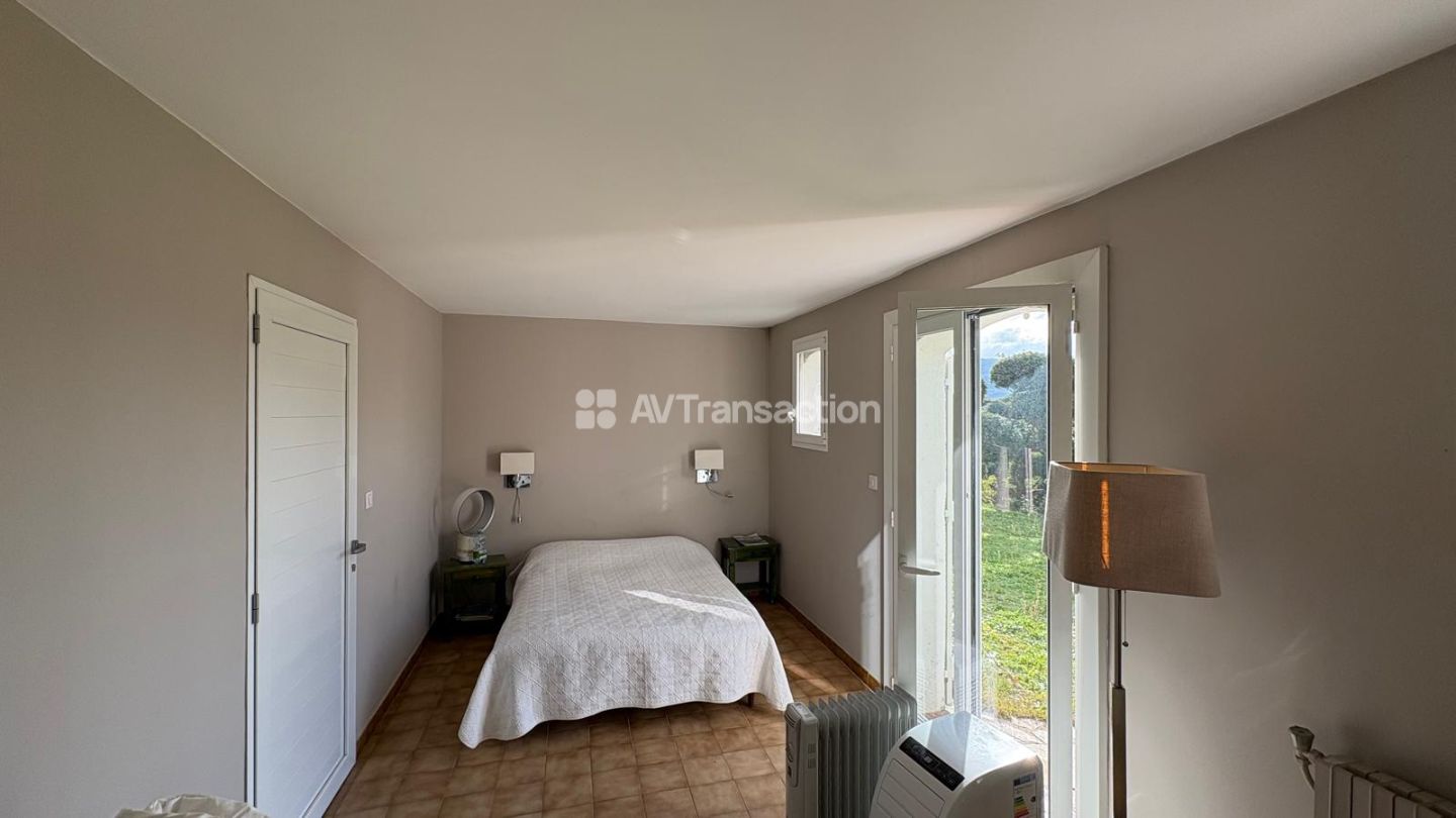 Maison à vendre  - 7 pièce(s) - 188m2 - Bastelicaccia (20129)