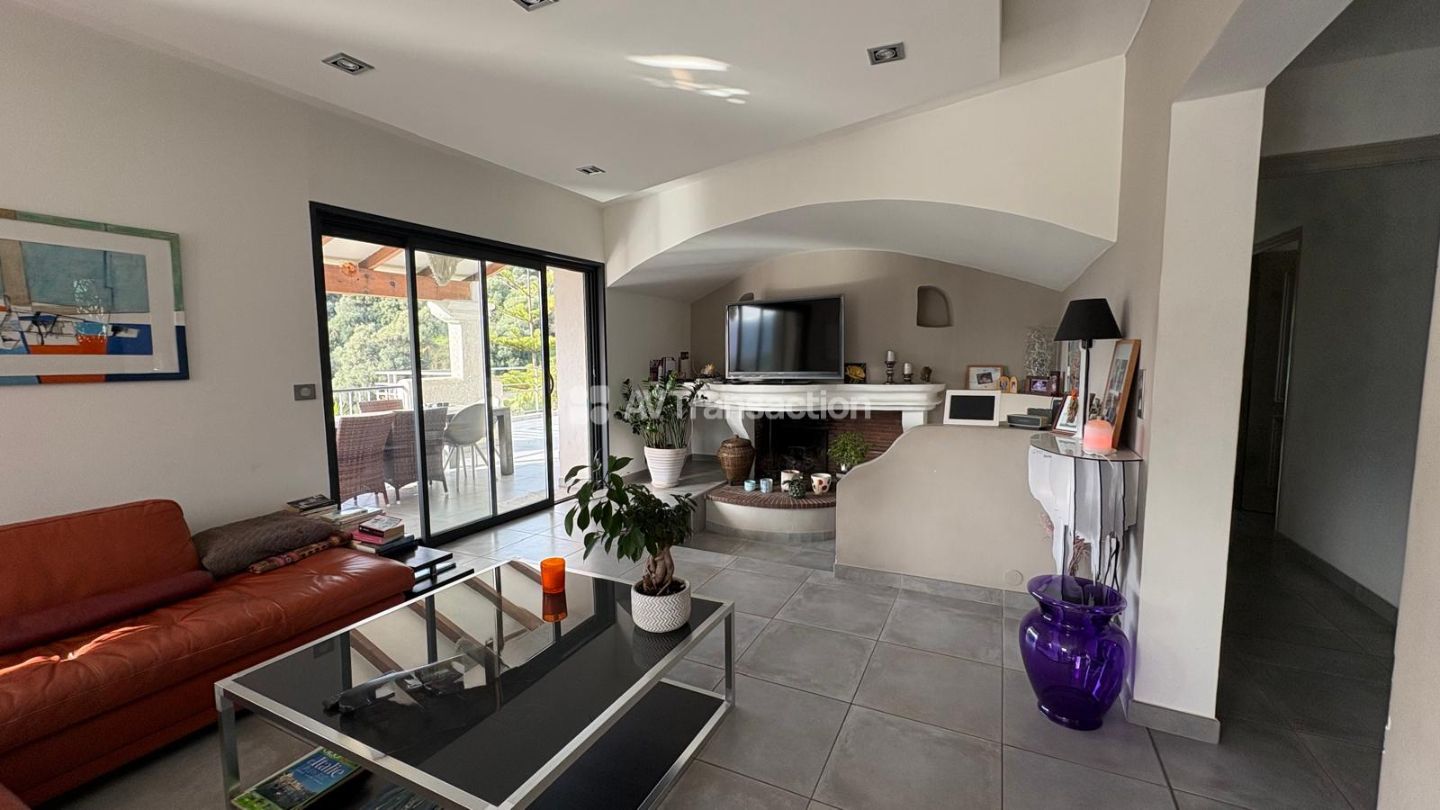 Maison à vendre  - 7 pièce(s) - 188m2 - Bastelicaccia (20129)