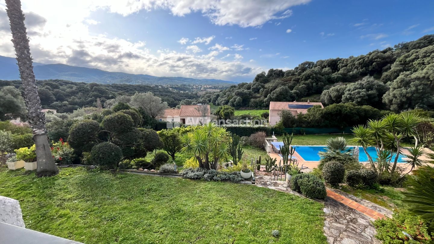 Maison à vendre  - 7 pièce(s) - 188m2 - Bastelicaccia (20129)