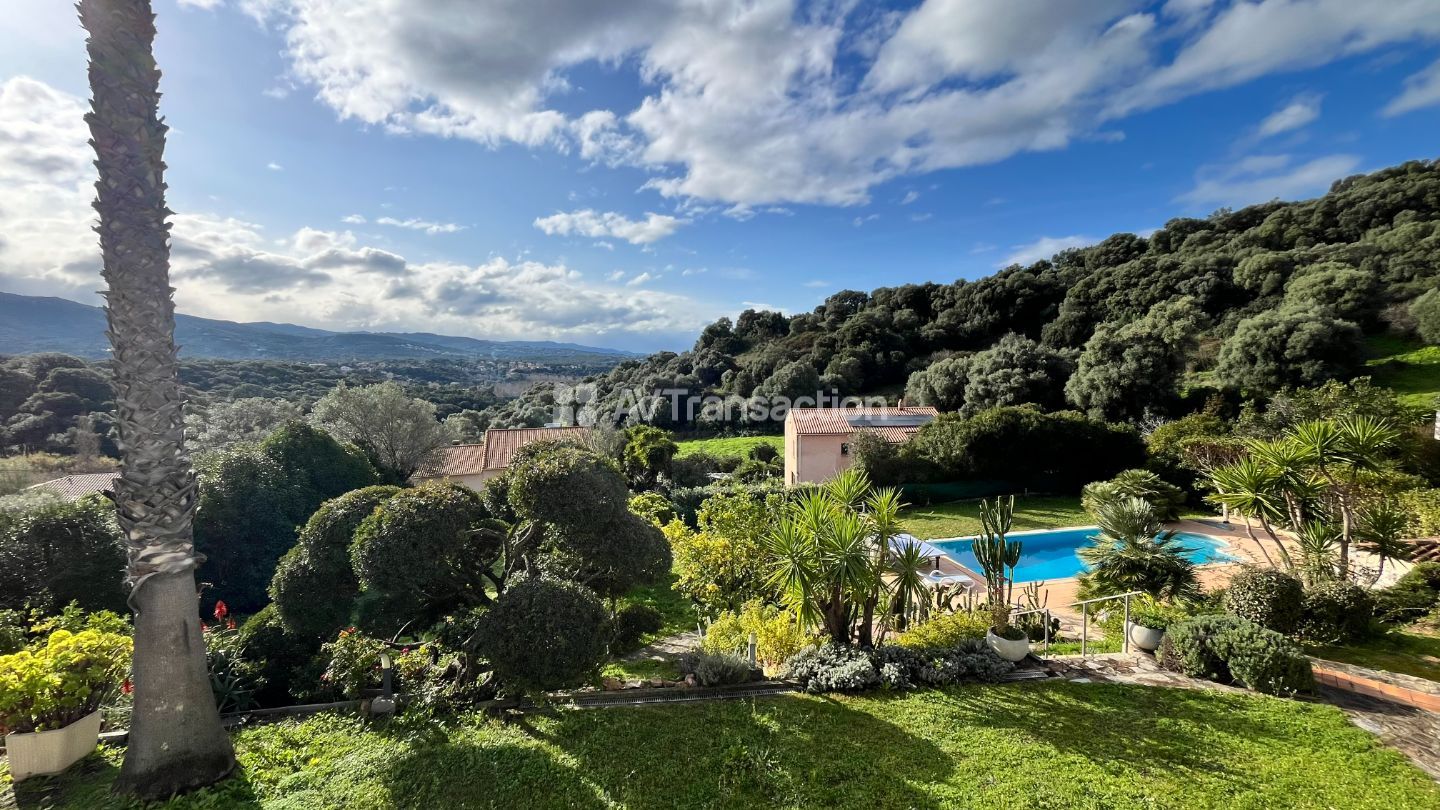 Maison à vendre  - 7 pièce(s) - 188m2 - Bastelicaccia (20129)