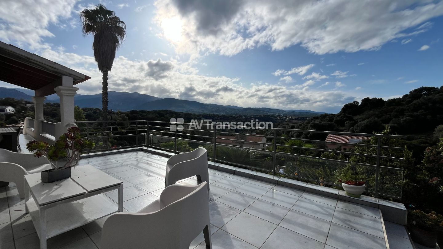 Maison à vendre  - 7 pièce(s) - 188m2 - Bastelicaccia (20129)