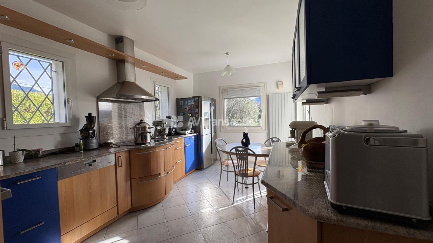 Maison à vendre  - 7 pièce(s) - 188m2 - Bastelicaccia (20129)