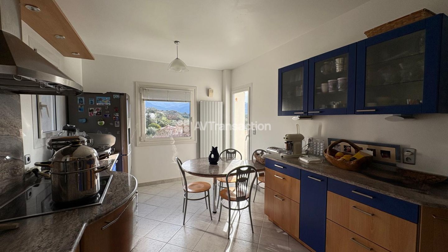 Maison à vendre  - 7 pièce(s) - 188m2 - Bastelicaccia (20129)