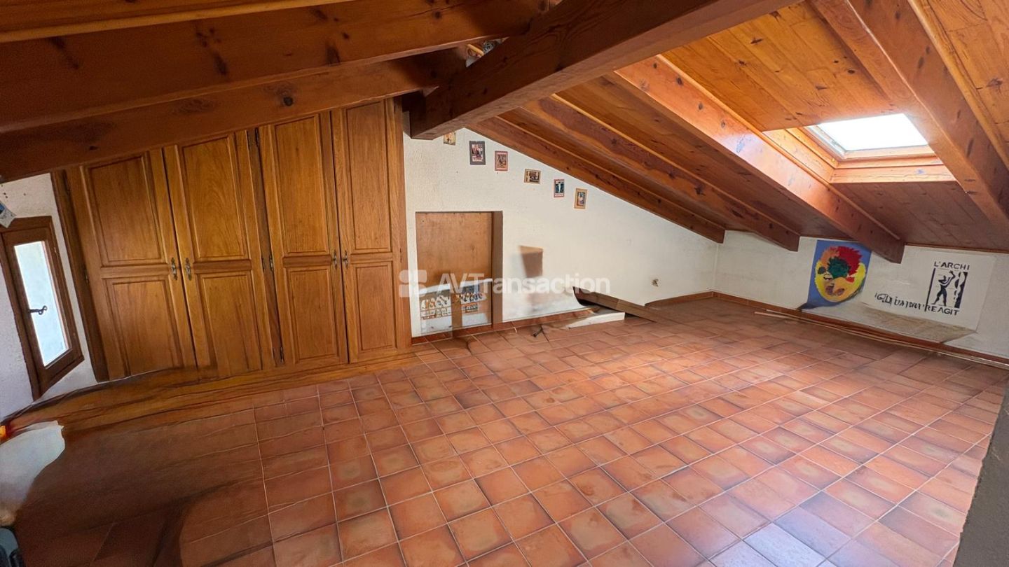 Maison à vendre  - 7 pièce(s) - 188m2 - Bastelicaccia (20129)